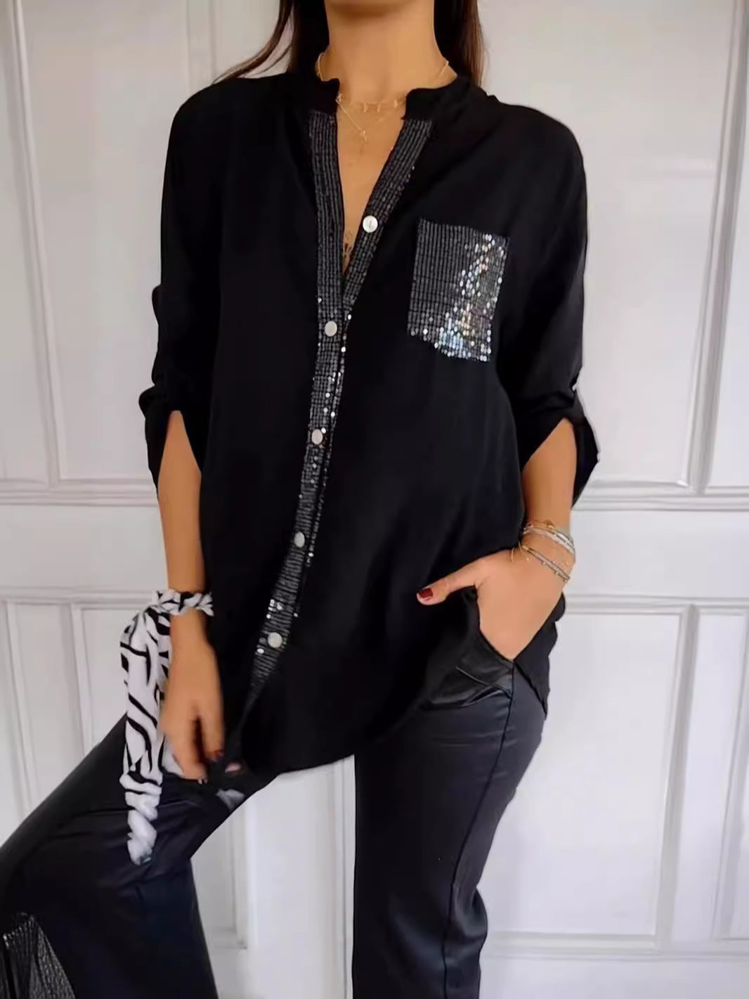 Élodie – Blouse Noire à Sequins