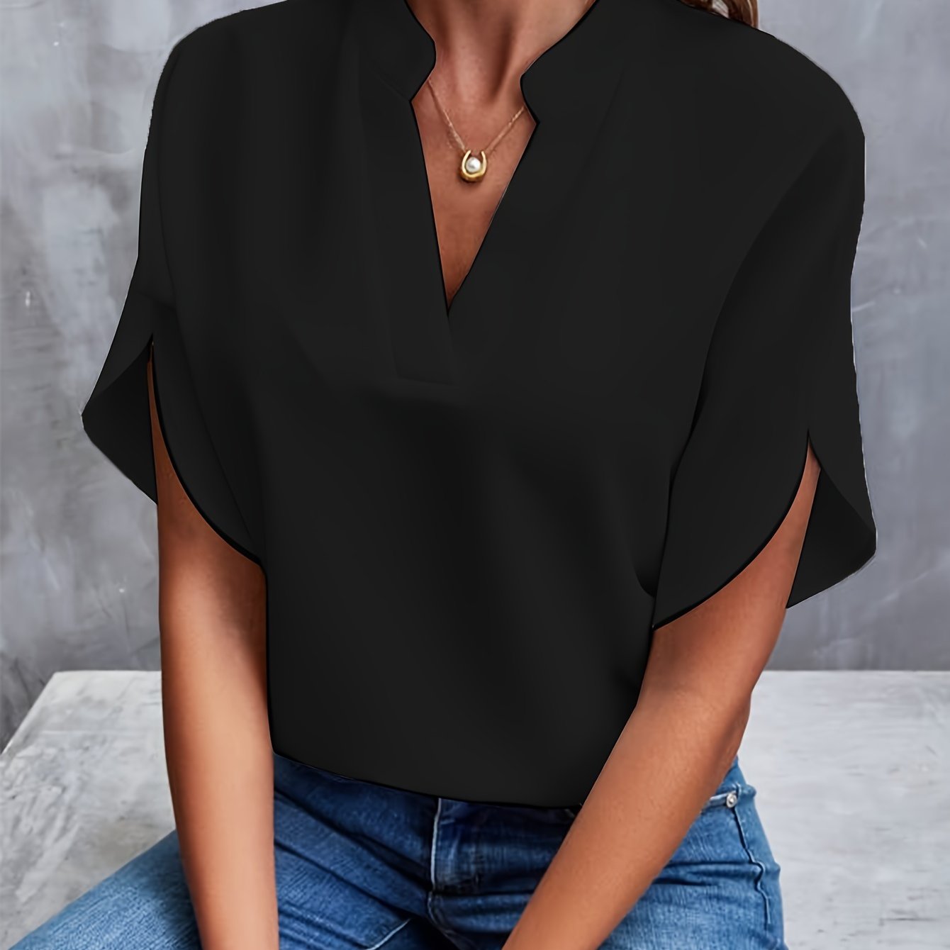 Maïa – Blouse Fluide à Col Fendu