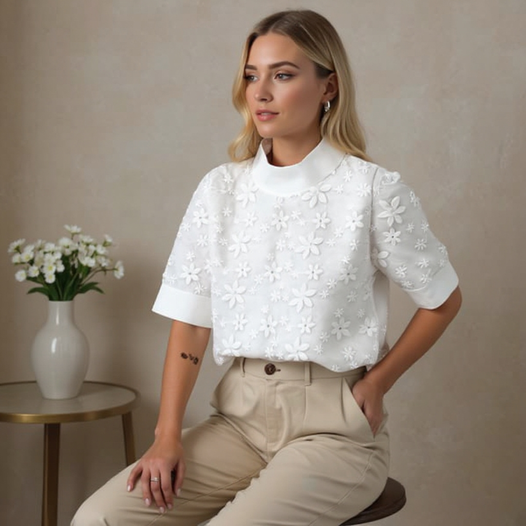 LUNE – Blossom Whisper Top